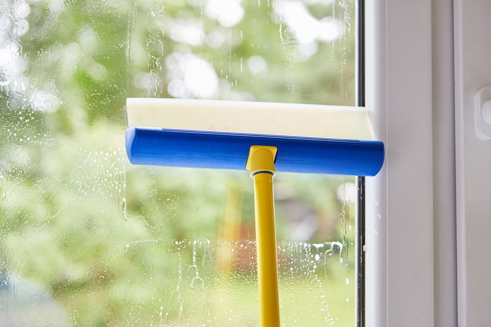 How to Remove Window Streaks 🥇 Wasilla, AK Window Cleaning
