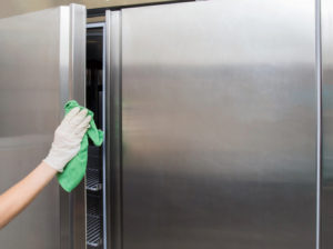 How to Make Your Stainless Steel Shine Again 🥇 Cleaning Services